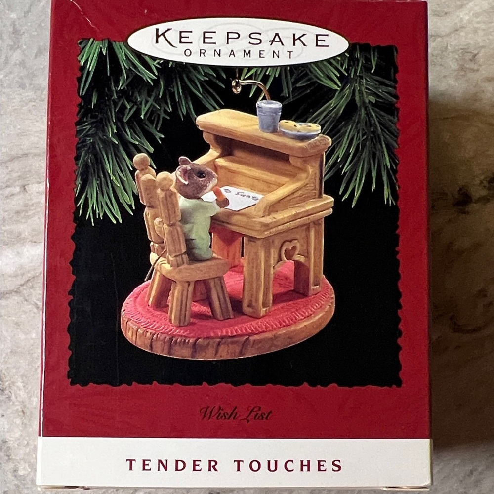 KEEPSAKE the Label ‘Wish List’ Mouse at Desk Ornament -